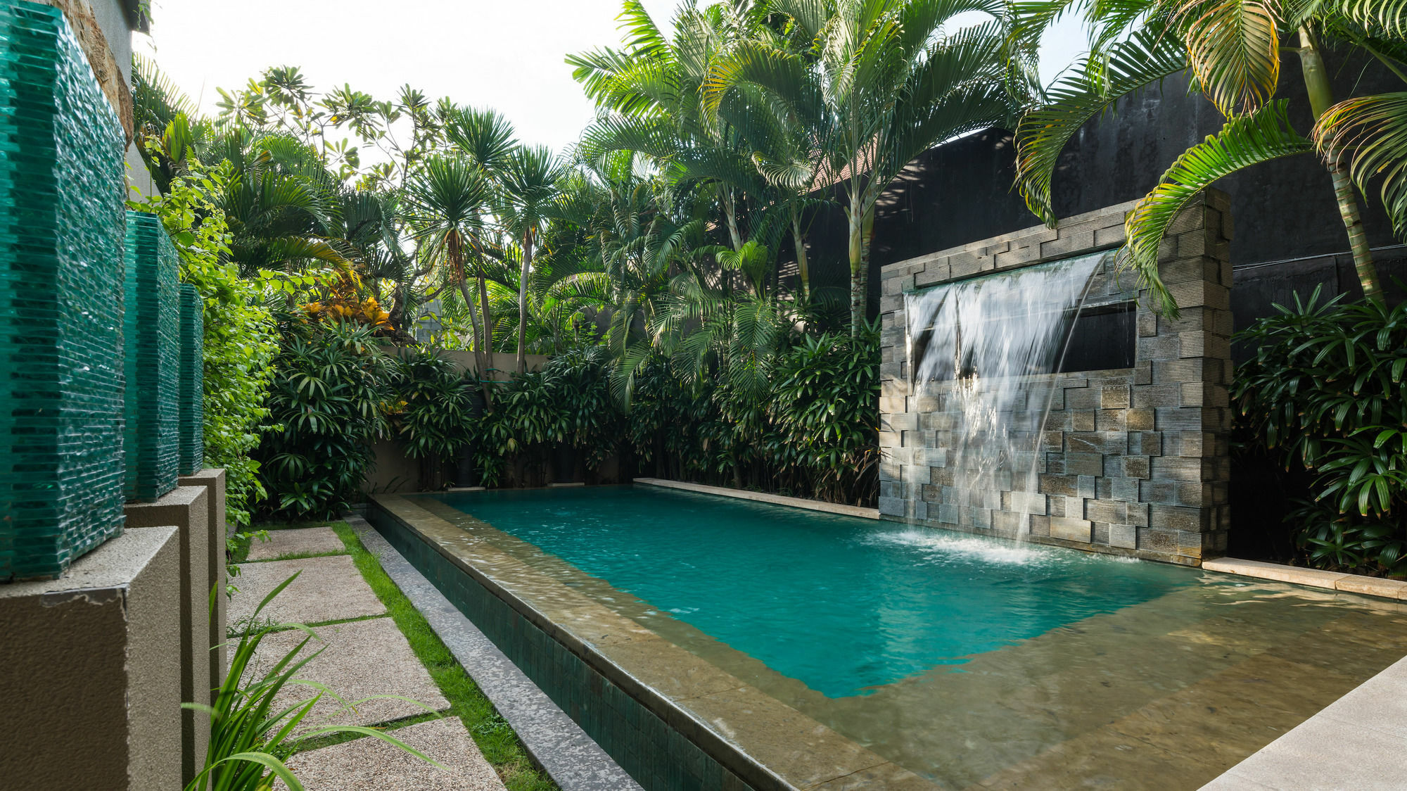 Cicada Luxury Townhouses Hotell Seminyak Exteriör bild